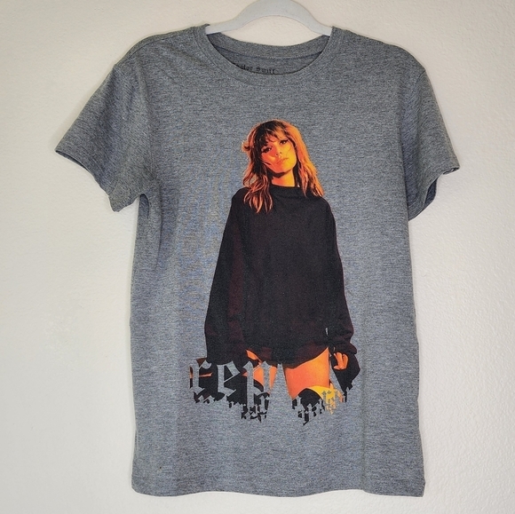 Taylor Swift Reputation Tee XL - Picture 1 of 6